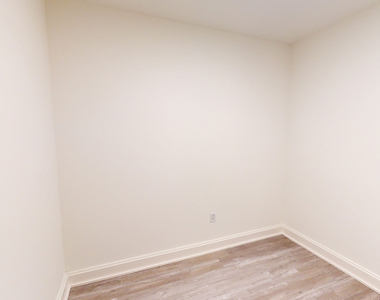 10 Hanover Square - Photo Thumbnail 4