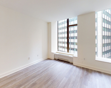 10 Hanover Square - Photo Thumbnail 2