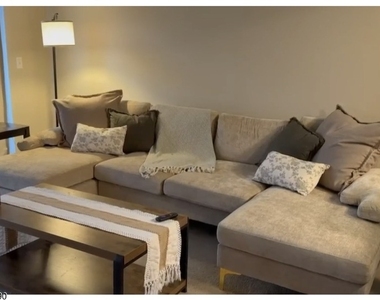 3517 Richmond Ct - Photo Thumbnail 1