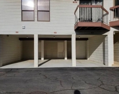 3517 Richmond Ct - Photo Thumbnail 10