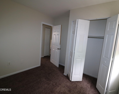 32 Pin Oak Lane - Photo Thumbnail 10