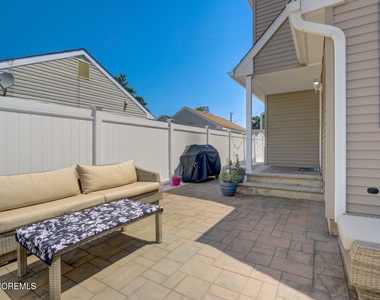 1 Pine Crest Drive - Photo Thumbnail 8