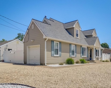 1 Pine Crest Drive - Photo Thumbnail 2