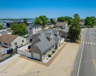1 Pine Crest Drive - Photo Thumbnail 9