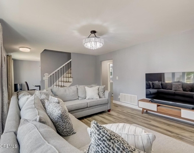 1 Pine Crest Drive - Photo Thumbnail 13