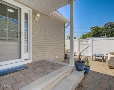 1 Pine Crest Drive - Photo Thumbnail 10