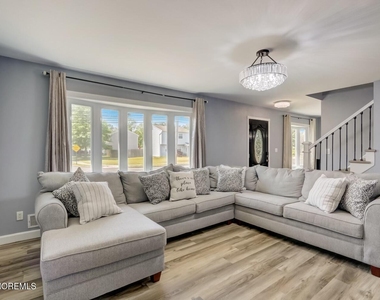 1 Pine Crest Drive - Photo Thumbnail 16