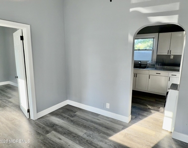 39 2nd Avenue - Photo Thumbnail 1