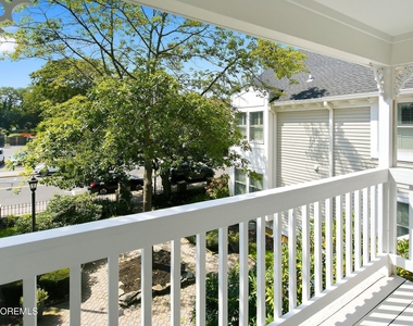606 Bay Avenue - Photo Thumbnail 5