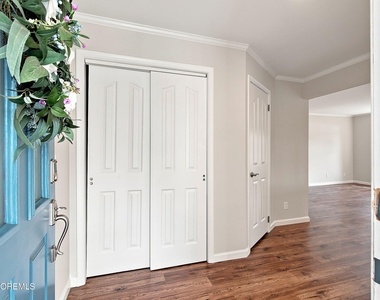 606 Bay Avenue - Photo Thumbnail 3