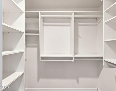 606 Bay Avenue - Photo Thumbnail 12