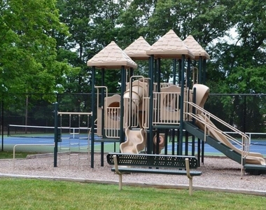 80 Bradford Court - Photo Thumbnail 10