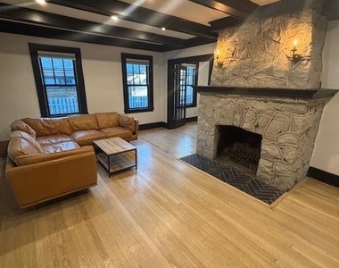 682 Woodgate Avenue - Photo Thumbnail 2