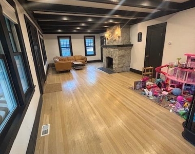 682 Woodgate Avenue - Photo Thumbnail 1