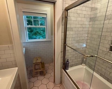 682 Woodgate Avenue - Photo Thumbnail 8