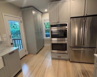 682 Woodgate Avenue - Photo Thumbnail 3