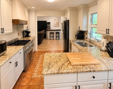 530 Palmer Avenue - Photo Thumbnail 20