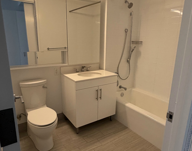 West 57th Street - Photo Thumbnail 5