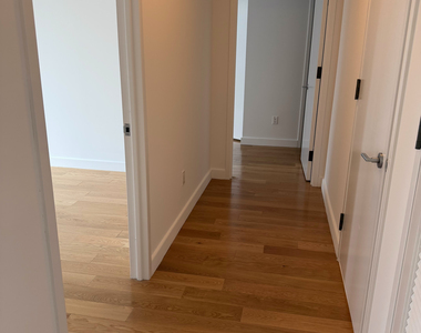 West 57th Street - Photo Thumbnail 14