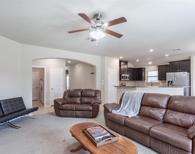 912 Lake Cypress Lane - Photo Thumbnail 11