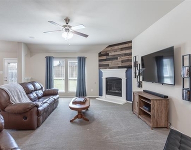 912 Lake Cypress Lane - Photo Thumbnail 10