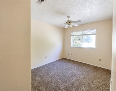 530 Rawls Circle - Photo Thumbnail 6