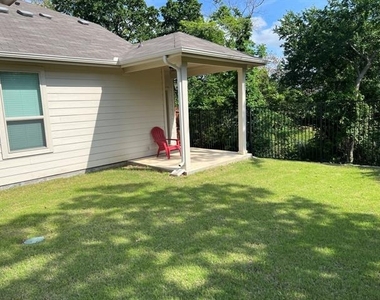 932 Crockett Street - Photo Thumbnail 30