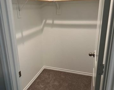 932 Crockett Street - Photo Thumbnail 11