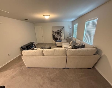 932 Crockett Street - Photo Thumbnail 15