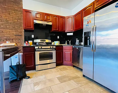 930 Fulton Street - Photo Thumbnail 2