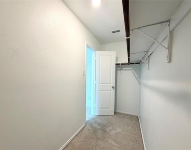 5903 Nyquist Way - Photo Thumbnail 16