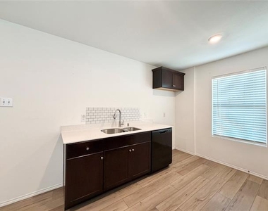 5903 Nyquist Way - Photo Thumbnail 5