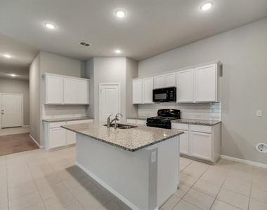 4544 Hemingway Avenue - Photo Thumbnail 6