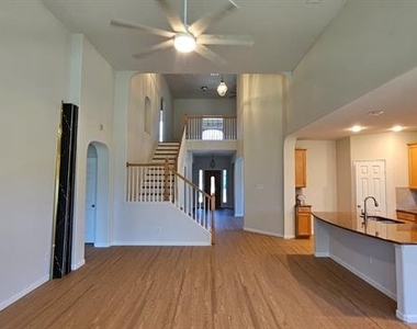 5236 Hilcroft Road - Photo Thumbnail 5