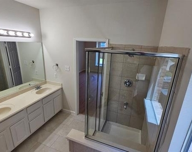 5236 Hilcroft Road - Photo Thumbnail 18
