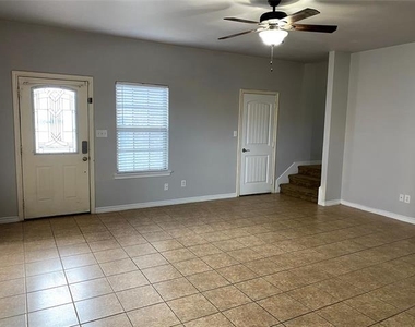 906 Parkplace Ridge - Photo Thumbnail 14