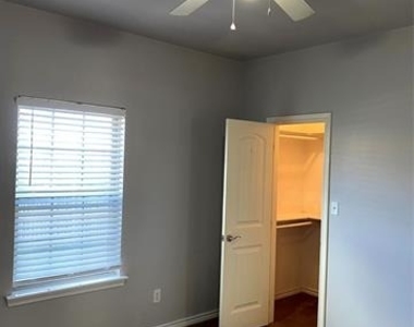906 Parkplace Ridge - Photo Thumbnail 22