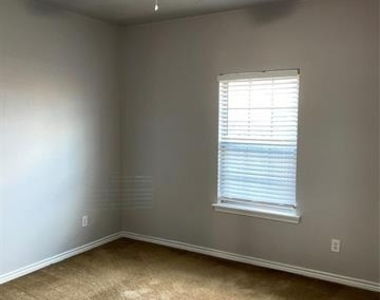 906 Parkplace Ridge - Photo Thumbnail 23