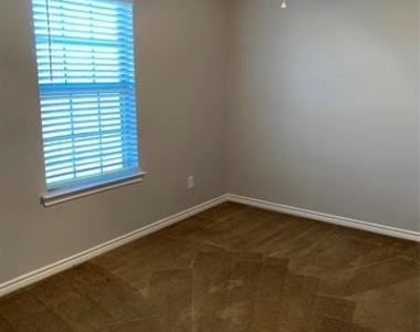 906 Parkplace Ridge - Photo Thumbnail 1