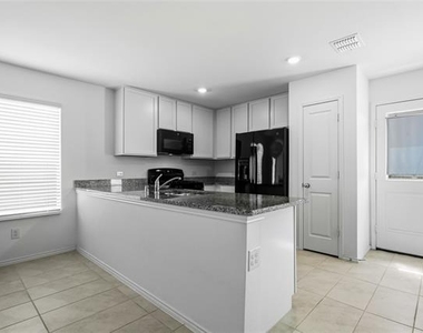 9609 Lightfoot Road - Photo Thumbnail 7