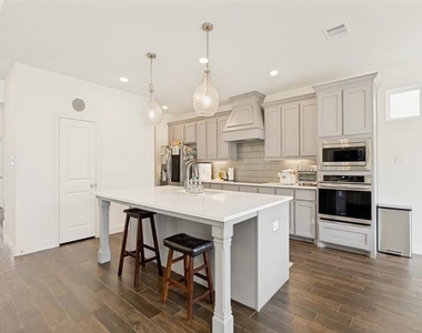 7117 Talon Drive - Photo Thumbnail 7