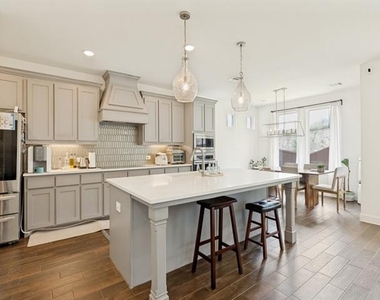 7117 Talon Drive - Photo Thumbnail 4