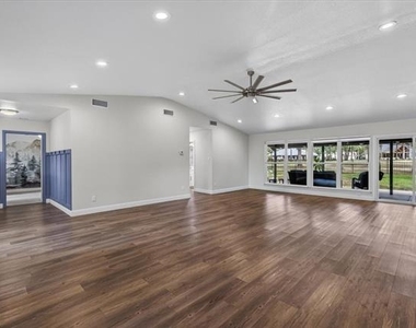 127 Pinnacle Club Drive - Photo Thumbnail 6