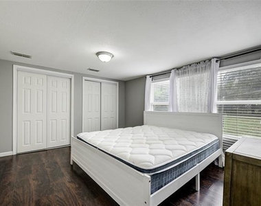 802 E Dallas Street - Photo Thumbnail 16