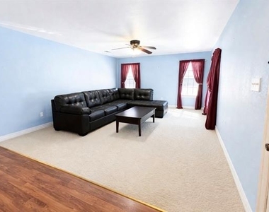 1825 Glenway Drive - Photo Thumbnail 2