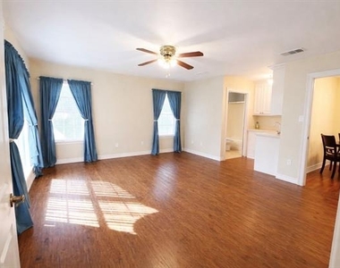 1825 Glenway Drive - Photo Thumbnail 3