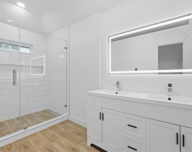 8812 Sabinas Trail - Photo Thumbnail 17