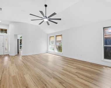 8812 Sabinas Trail - Photo Thumbnail 4