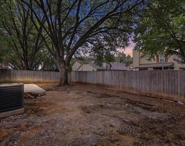 8812 Sabinas Trail - Photo Thumbnail 25