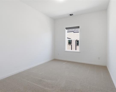 1264 Daybreak Drive - Photo Thumbnail 23